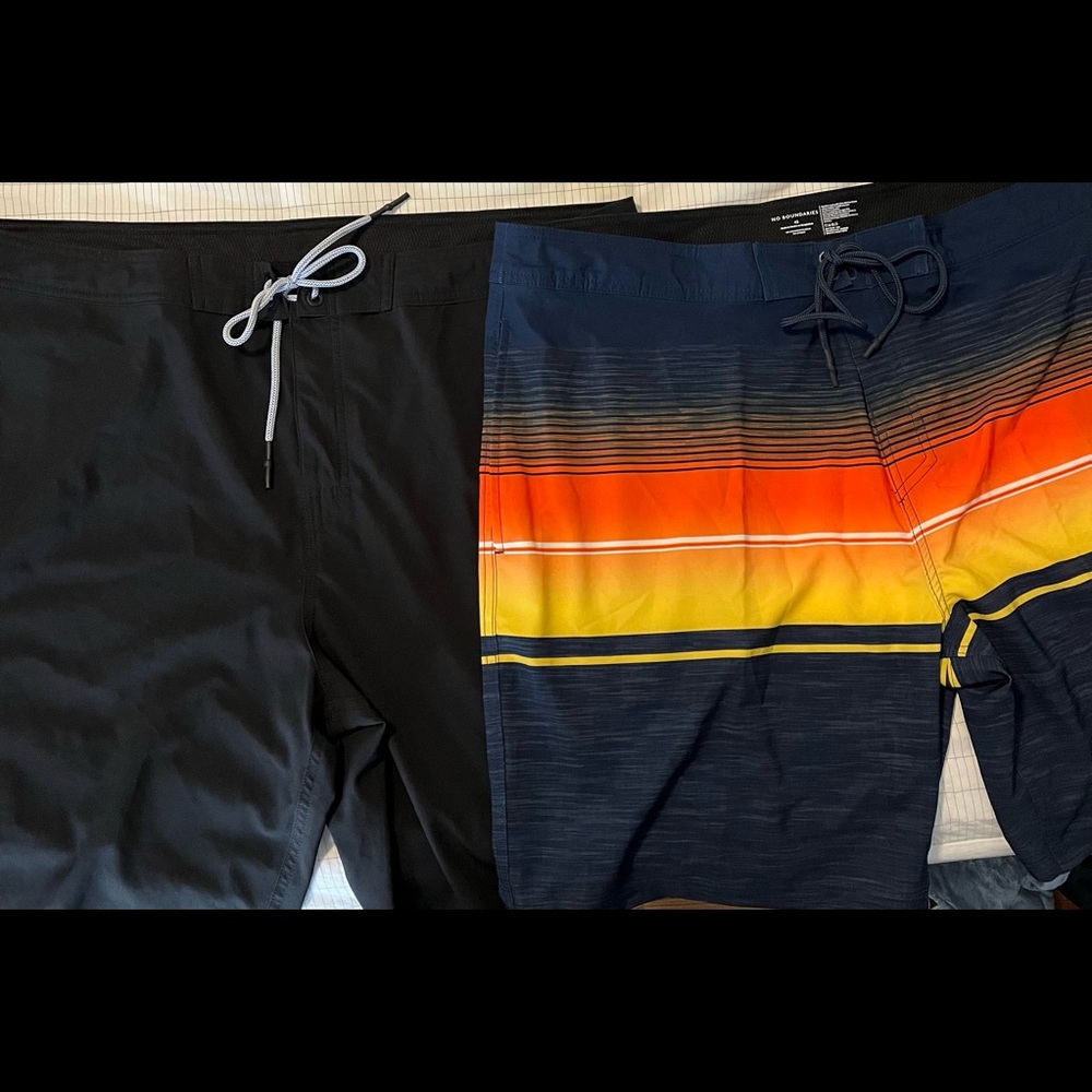 Men’s classic board shorts with drawstring. Lot of 2. Size 42.